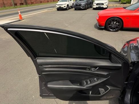 Used 2019 Honda Accord Sport image 10