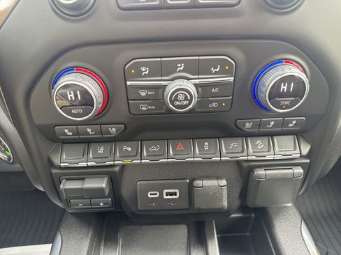 Certified 2022 Chevrolet Silverado 2500 High Country w/ Z71 Off-Road Package AWD/4WD image 16