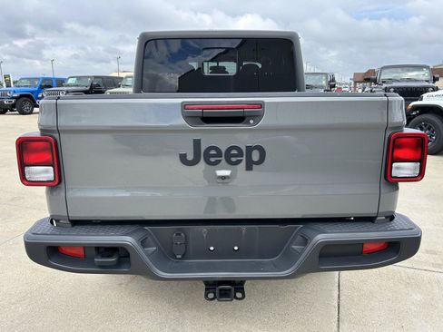 Used 2022 Jeep Gladiator Sport AWD/4WD image 33
