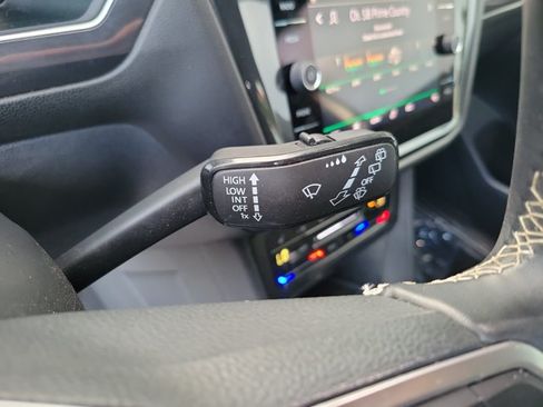 Used 2023 Volkswagen Tiguan SE R-Line FWD image 27