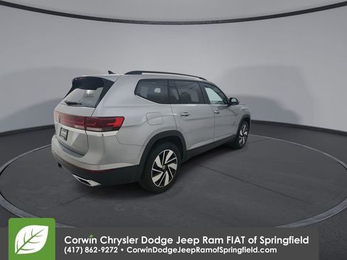 Used 2025 Volkswagen Atlas SE image 8