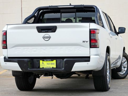 Used 2022 Nissan Frontier SV RWD image 4