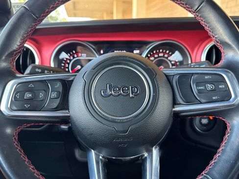 Used 2022 Jeep Gladiator Rubicon w/ Trailer Tow Package AWD/4WD image 24