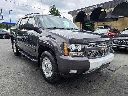 Used 2011 Chevrolet Avalanche LT w/ Luxury Package AWD/4WD image 1