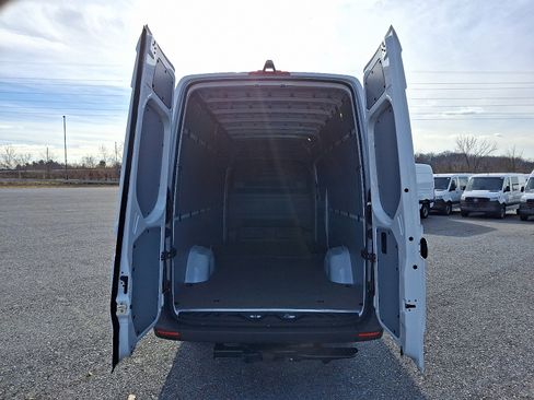 New 2026 Mercedes-Benz Sprinter 2500 image 8