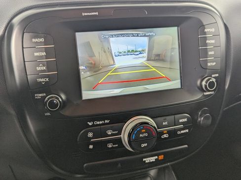 Used 2018 Kia Soul w/ Convenience Package FWD image 19