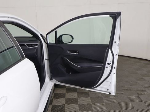 Used 2022 Toyota Corolla SE FWD image 16