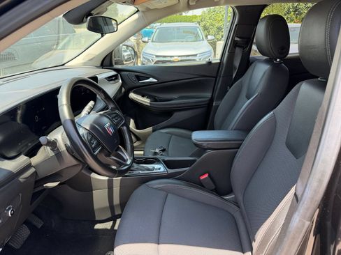 Used 2025 Buick Encore GX Preferred AWD/4WD image 25