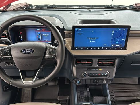 Used 2025 Ford Maverick Lariat w/ 4K Tow Package image 9