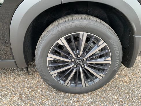 New 2026 Nissan Pathfinder Platinum FWD image 6