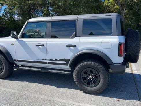 Used 2024 Ford Bronco Wildtrak image 39