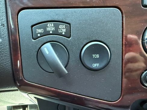 Used 2010 Ford F250 Lariat image 21