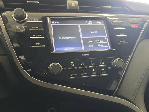 Used 2020 Toyota Camry LE FWD image 24