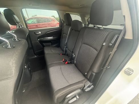 Used 2020 Dodge Journey SE w/ SE Popular Equipment Group FWD image 29