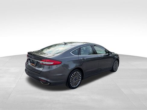 Used 2017 Ford Fusion SE w/ Fusion SE Technology Package FWD image 6