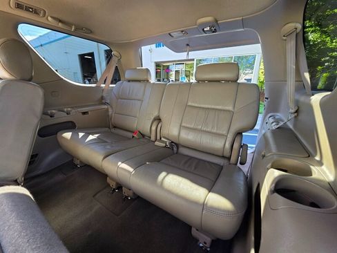 Used 2005 Toyota Sequoia SR5 AWD/4WD image 17