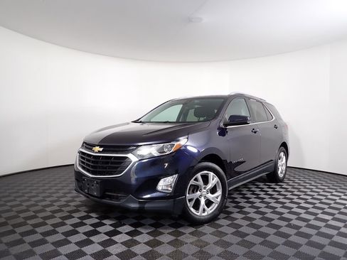 Used 2020 Chevrolet Equinox LT image 2