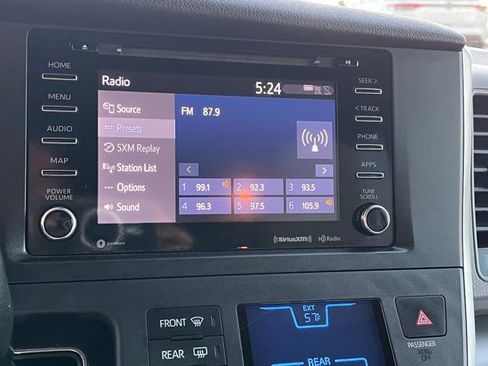 Used 2020 Toyota Sienna LE image 43