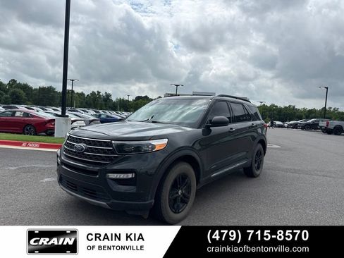 Used 2022 Ford Explorer XLT w/ Equipment Group 202A AWD/4WD image 2