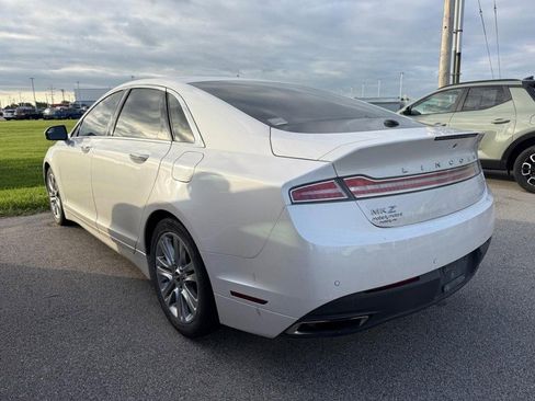 Used 2015 Lincoln MKZ FWD image 3