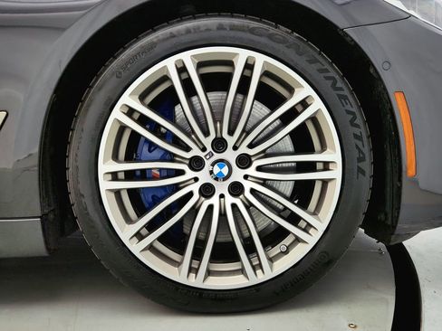 Used 2018 BMW M550i xDrive AWD/4WD image 38