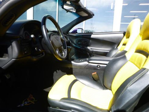 Used 1998 Chevrolet Corvette Convertible w/ Memory Pkg RWD image 11