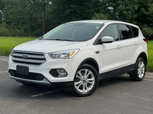 Certified 2019 Ford Escape SE AWD/4WD image 2