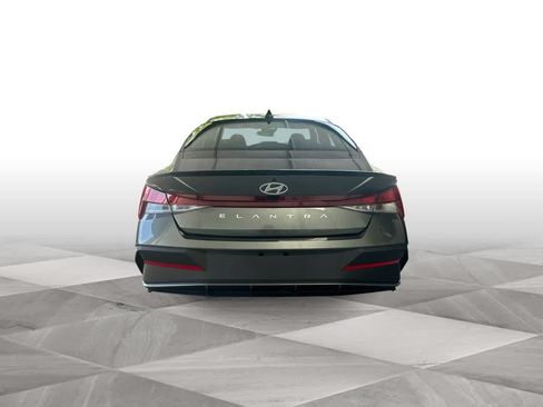 Used 2025 Hyundai Elantra Sport FWD image 7