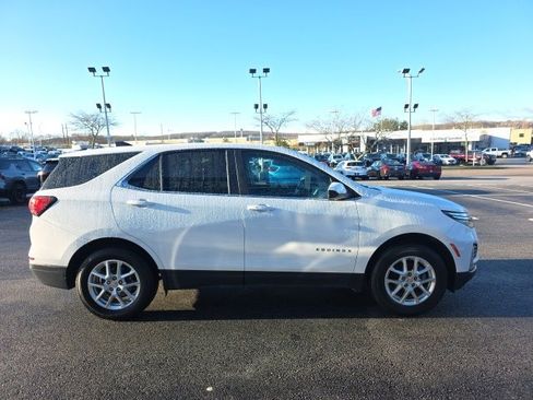 Used 2023 Chevrolet Equinox LT image 4