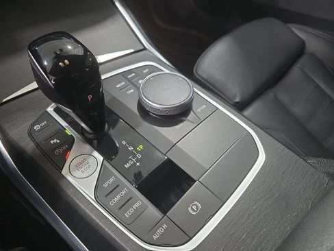 Used 2021 BMW 330i Sedan w/ Premium Package RWD image 18