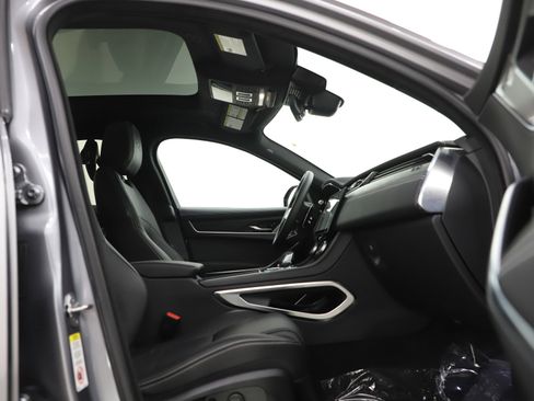 Used 2025 Jaguar F-PACE R-Dynamic S image 11