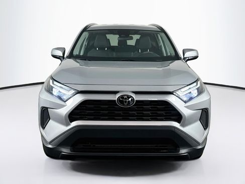 Used 2023 Toyota RAV4 XLE AWD/4WD image 2