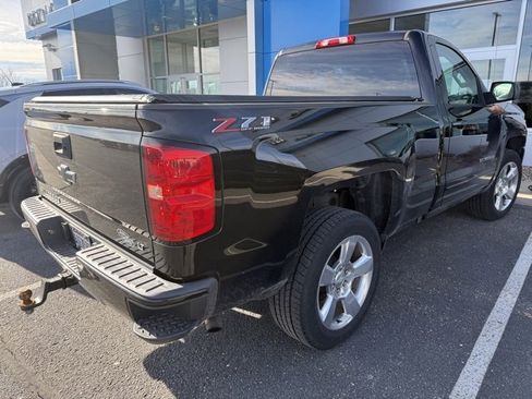 Used 2018 Chevrolet Silverado 1500 LT w/ LT Convenience Package image 4