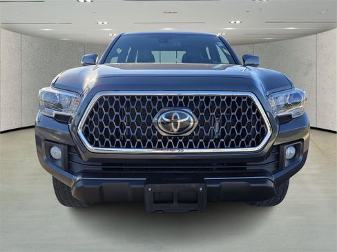 Used 2019 Toyota Tacoma Limited image 8