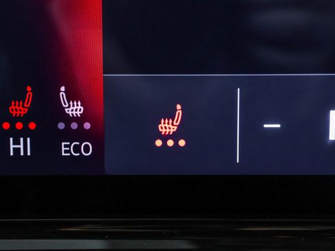 Used 2023 Volkswagen ID.4 Pro image 11