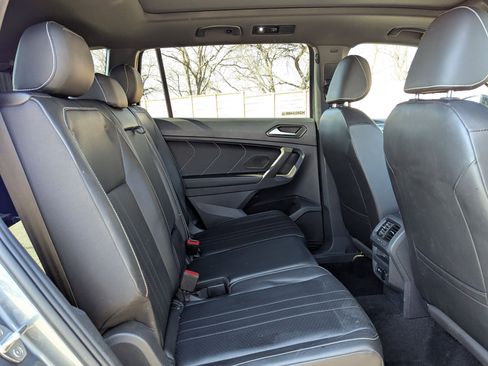 Used 2022 Volkswagen Tiguan SE R-Line image 25