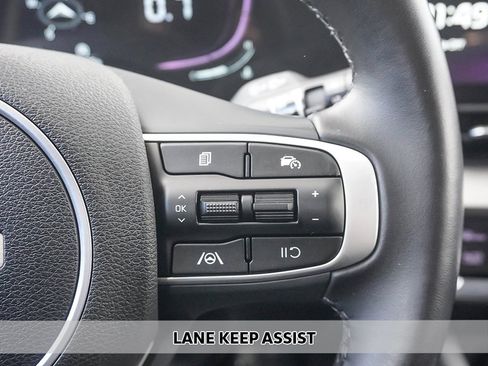 Used 2023 Kia Sportage EX image 4