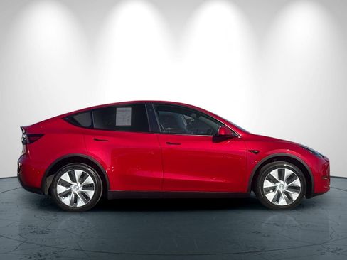 Used 2022 Tesla Model Y Long Range AWD/4WD image 3