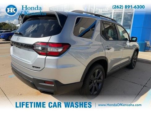 Used 2026 Honda Pilot Sport image 2