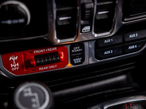 Used 2021 Jeep Gladiator Rubicon AWD/4WD image 34