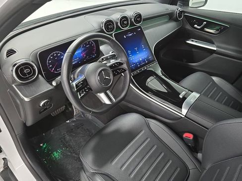 Used 2023 Mercedes-Benz GLC 300 image 4