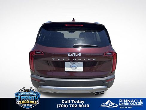 Used 2022 Kia Telluride EX w/ EX Premium Package FWD image 6