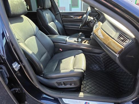 Used 2014 BMW 750Li xDrive AWD/4WD image 7