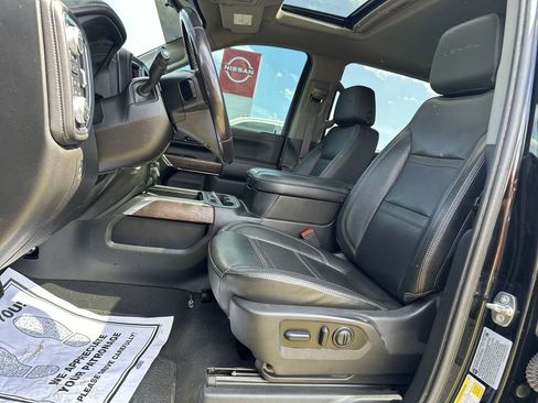 Used 2023 GMC Sierra 3500 Denali w/ Denali Ultimate Package AWD/4WD image 17