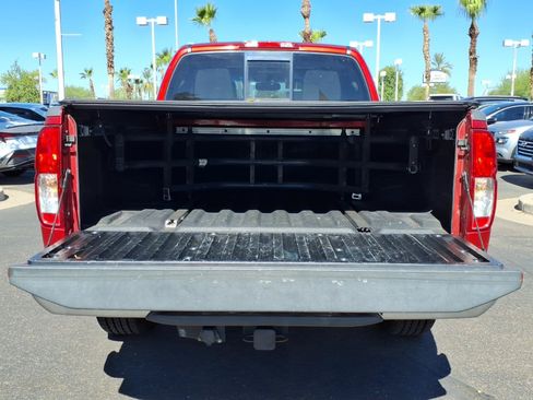 Used 2015 Nissan Frontier SL AWD/4WD image 12