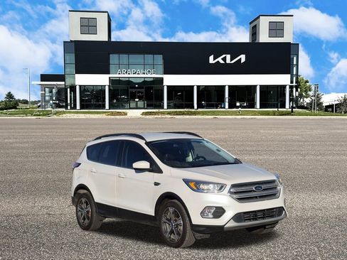 Used 2018 Ford Escape SEL image 2
