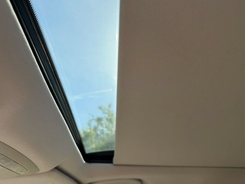 Used 2017 Nissan Rogue SL w/ SL Premium Package FWD image 31