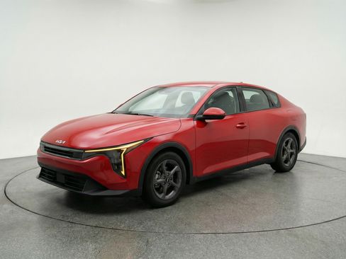 Used 2025 Kia K4 FWD image 3