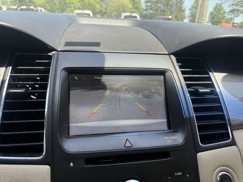 Used 2015 Ford Taurus SEL w/ Equipment Group 201A FWD image 13