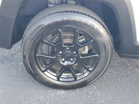 Used 2020 Jeep Renegade Altitude w/ UConnect 8.4 Nav Group image 7